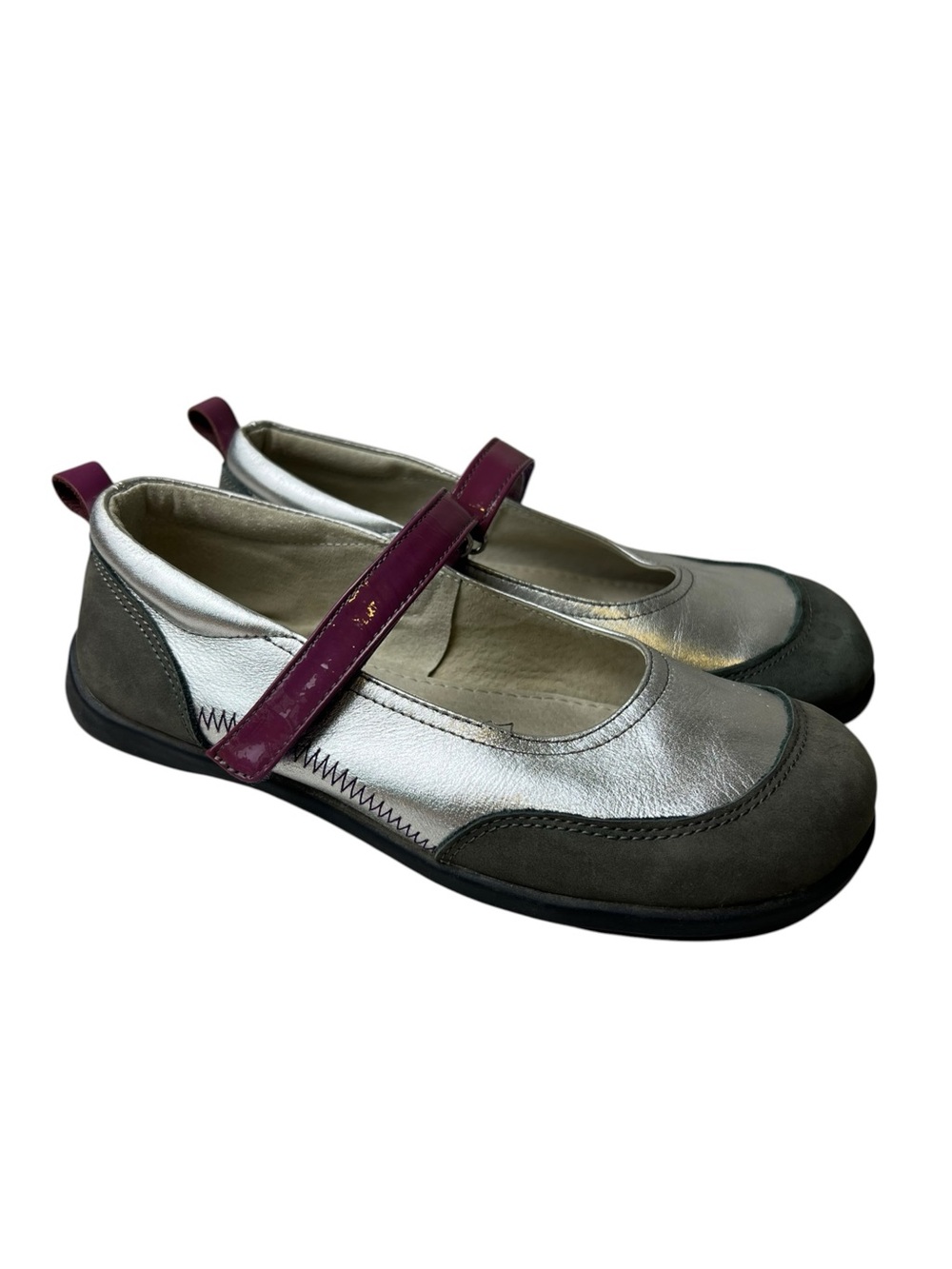 See Kai Run Big Girls Size 3 Mary Jane Metallic Silver/Gray with Plum Strap Shoe